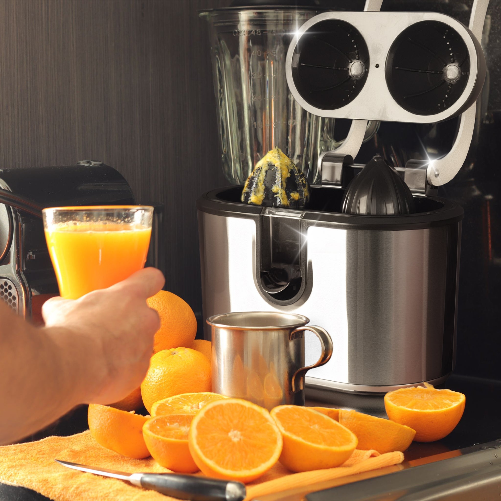 Duronic JE812 Electric Citrus Juicer, 105W Twin Lemon Juice Squeezer, Dual Orange Press Juicer with Large and Small Cones, Large Citrus Press for Extracting Lemon Juice, Limes and Grapefruit