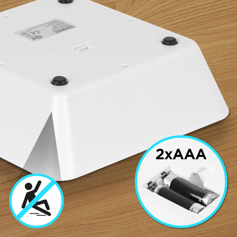 Duronic Digital Kitchen Scales showing non-slip rubber feet and the 2xAAA battery compartment.
