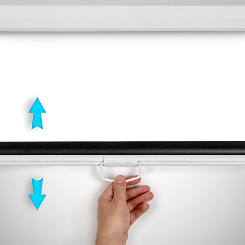 Duronic Projector Screen with hand pulling a white window blind handle up and down to demonstrate cordless movement functionality.