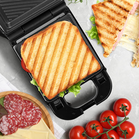Duronic WM32 sandwich cooker cooking ham and tomato sandwich