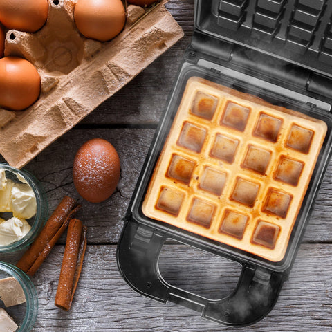 Duronic WM32 waffle iron for cooking waffles, desserts, breakfasts with eggs, butter and cinnamon